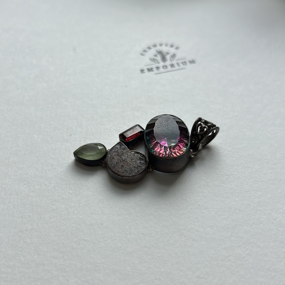 Mystical topaz Pendant - Picture 4 of 7